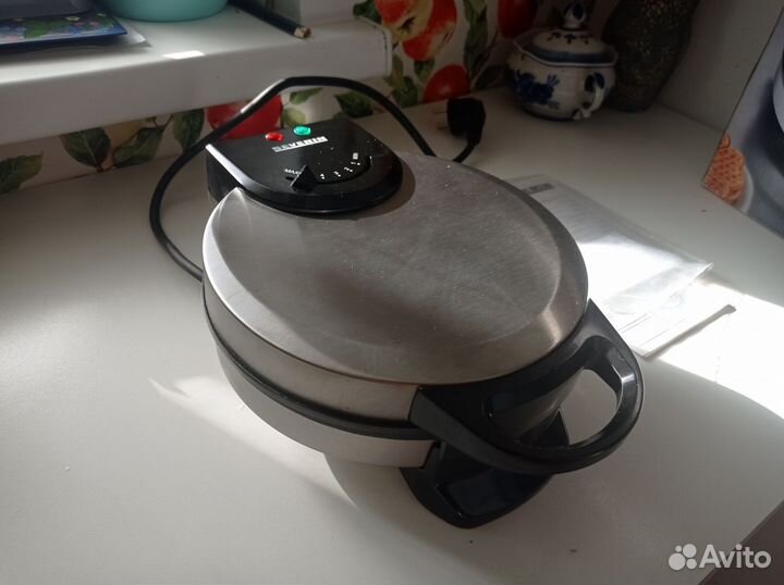Электрическая вафельница новая