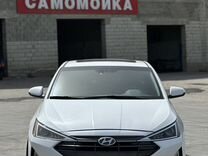 Hyundai Elantra 2.0 AT, 2019, 63 500 км, с пробегом, цена 1 480 000 руб.