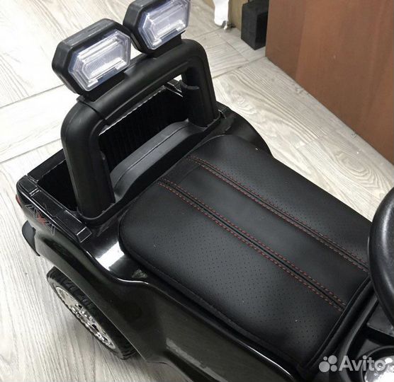 Машинка каталка толокар