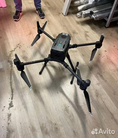 Квадрокоптер DJI Matrice 300 RTK Дрон + H20T подве