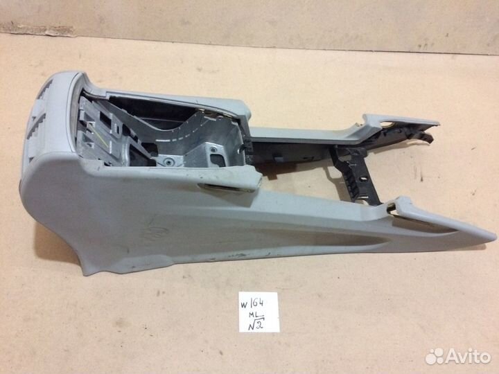 Консоль с подлокотником Mercedes ML W164