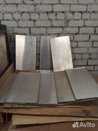 Лист алюминиевый с бортом