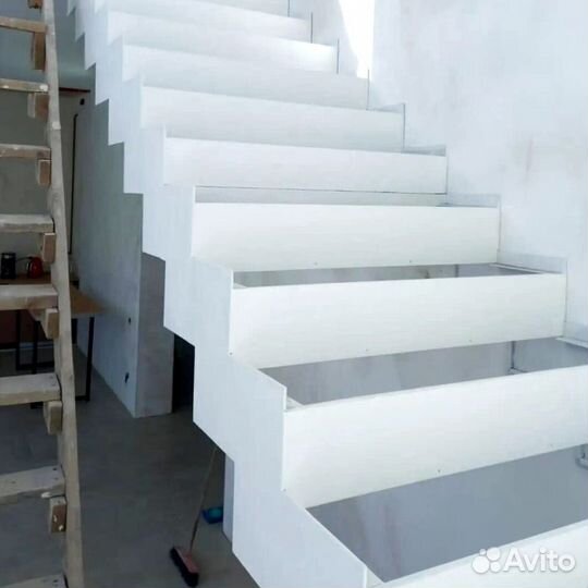 Лестница в коттедж