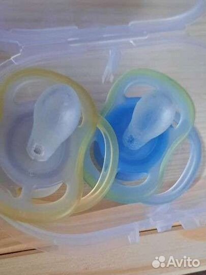 Пустышка Avent 0-6 мес. + накладки на грудь