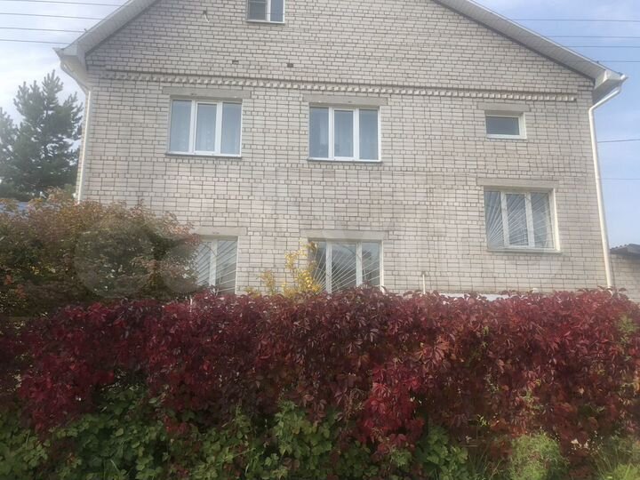 Коттедж 370 м² на участке 25 сот.