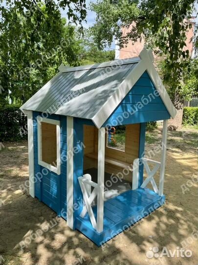 Деревянный домик для детей