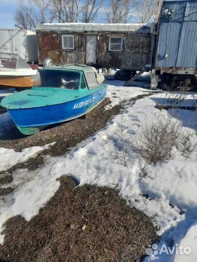 Лодка с мотором