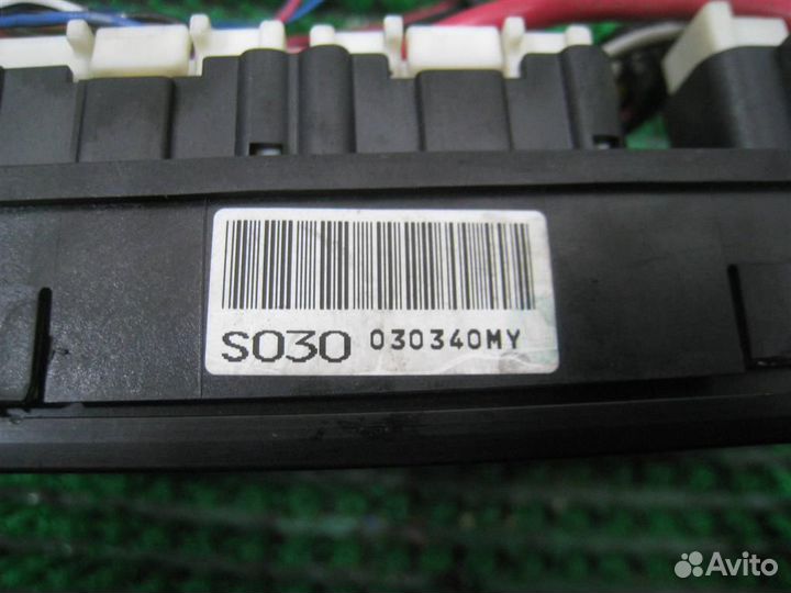 Блок предохранителей моторный Lexus RX300 (MCU35)