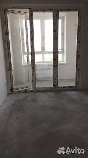 Балконная дверь (поворотно-сдвижная перегородка)