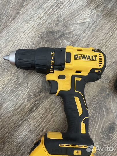 Шуруповерт акк. Dewalt DCD777