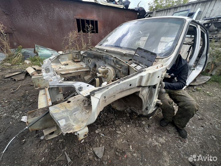 Передняя часть Телевизор Нива Шевроле