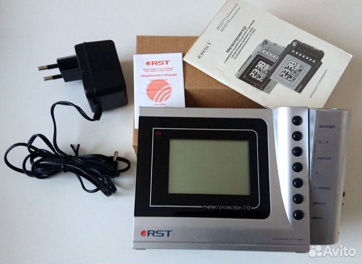 Проекционная метеостанция-часы RST 32712