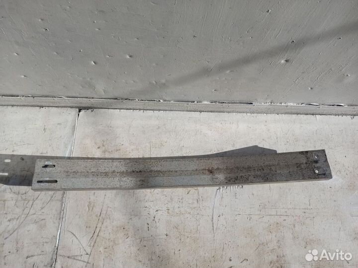 Усилитель заднего бампера