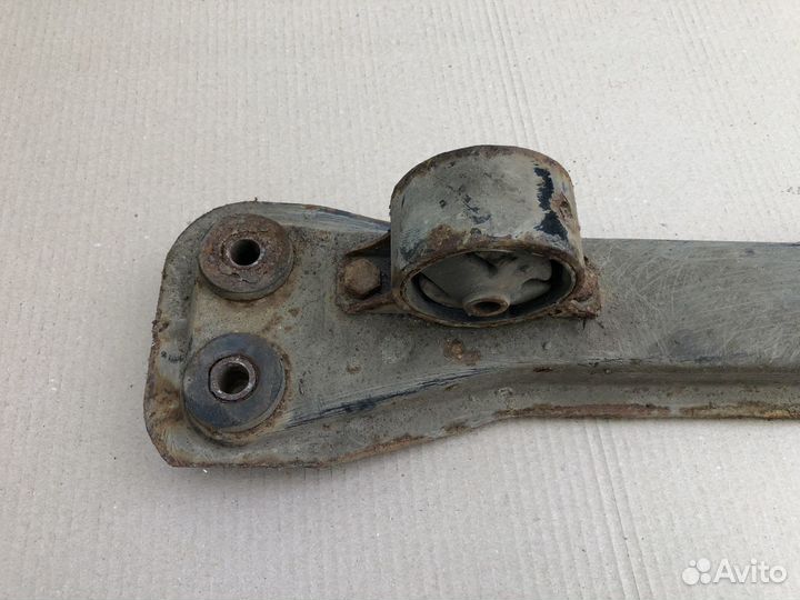 Балка передняя Мицубиси Каризма