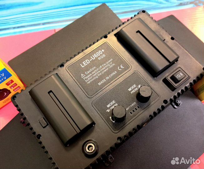 Видеосвет с настольным штативом и аккумуляторами