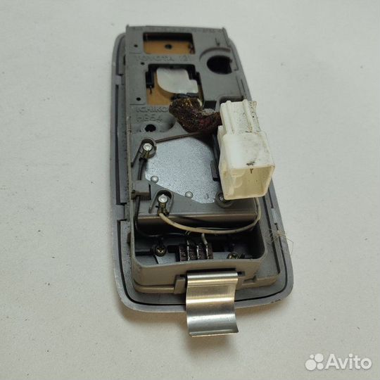 Плафон подсветки салона Toyota Rav4 2000