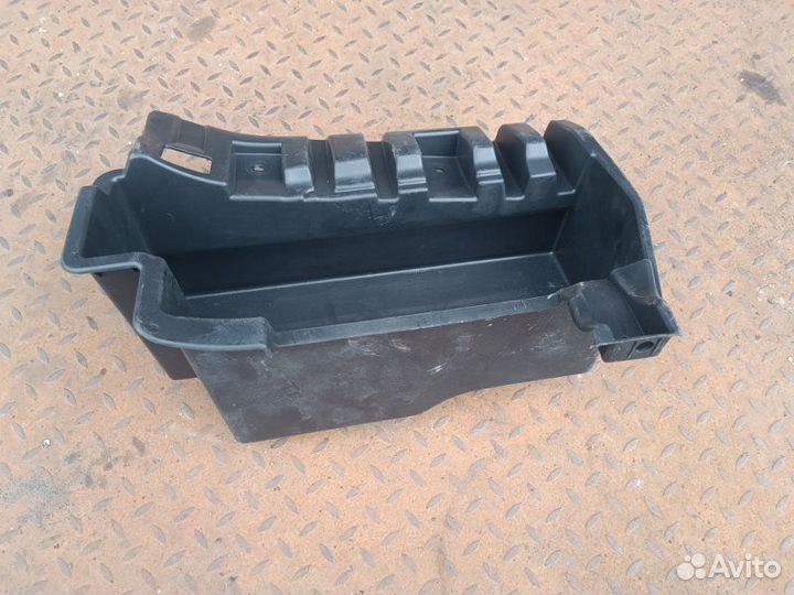 Ящик инструментальный задний левый Bmw 7-Series