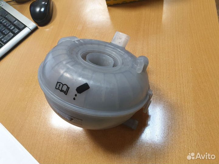 Расширительный бачек 5Q0121407 без силиката