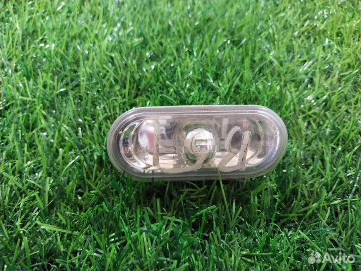 Повторитель в крыло Volkswagen