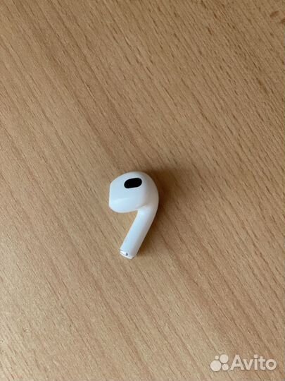 Правый наушник AirPods Pro 3