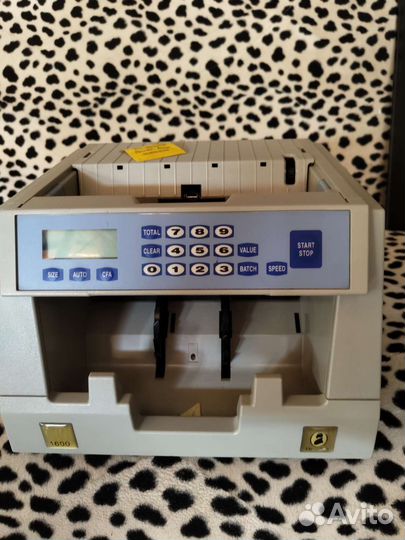 Счетчик банкнот De La Rue 1600