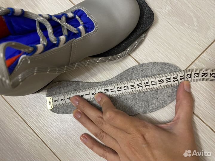 Лыжные ботинки