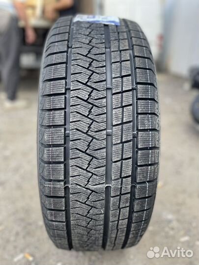 Triangle Trin PL02 245/40 R18