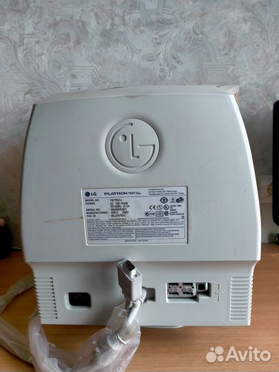 Монитор LG Flatron 795FT Plus