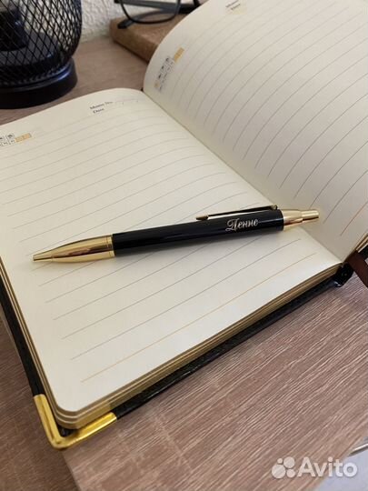 Ежедневник с ручкой