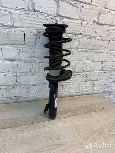 Стойка передняя правая Mazda 3 BK 2.0 2008