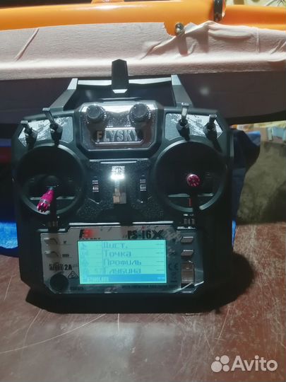 Прикормочный кораблик с gps