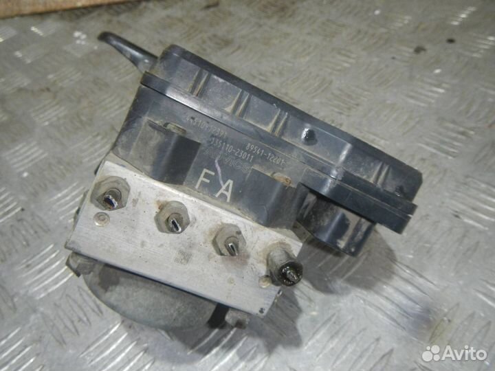 Блок ABS (насос), Toyota (Тойота) -corolla 150 (06