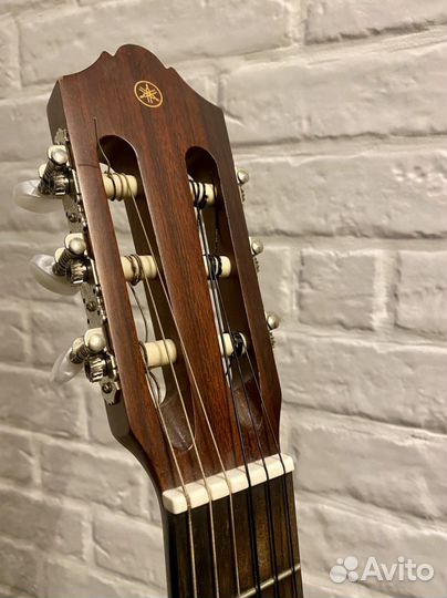 Классическая гитара Yamaha