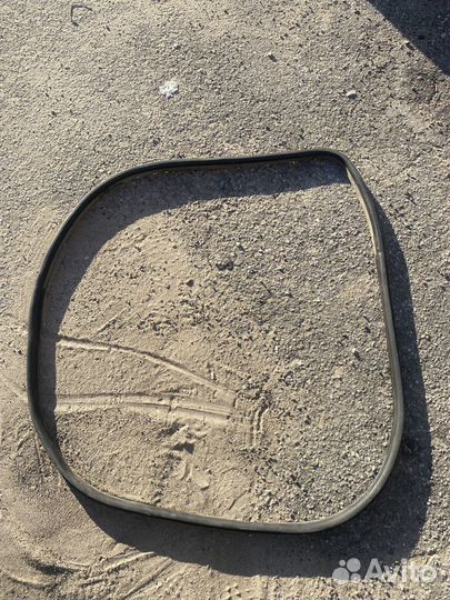 Уплотнитель передней левой двери Opel Vectra C