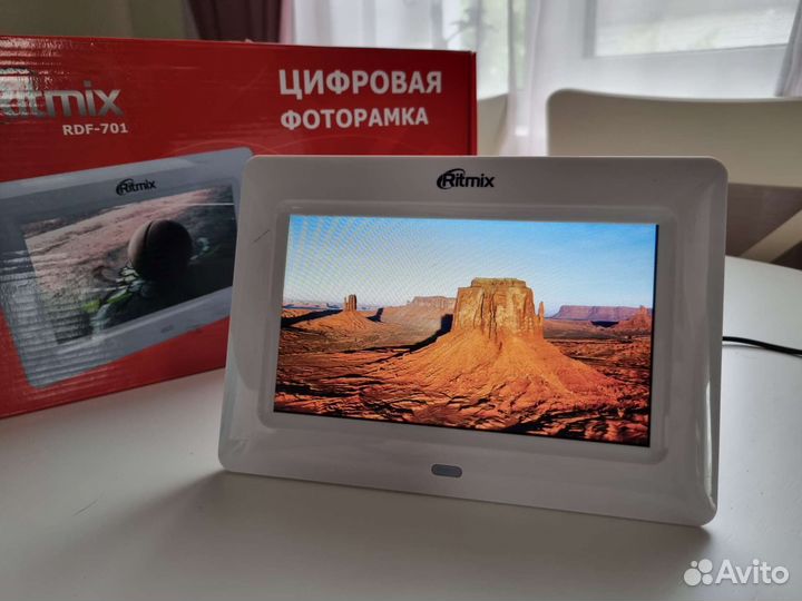 Цифровая фоторамка Ritmix RDF-701