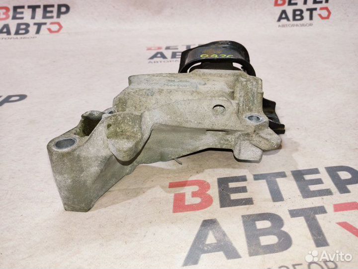 Подушка двигателя правая Nissan Qashqai