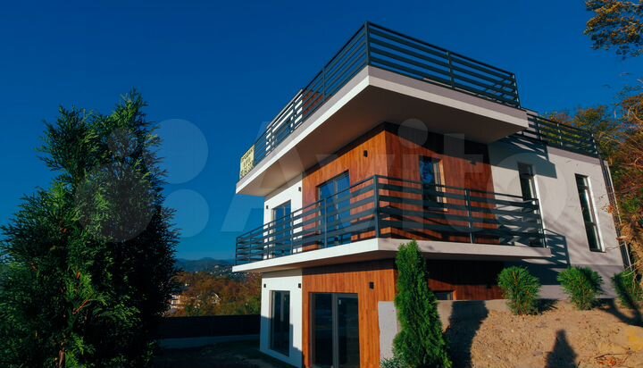 Коттедж 258 м² на участке 3,5 сот.