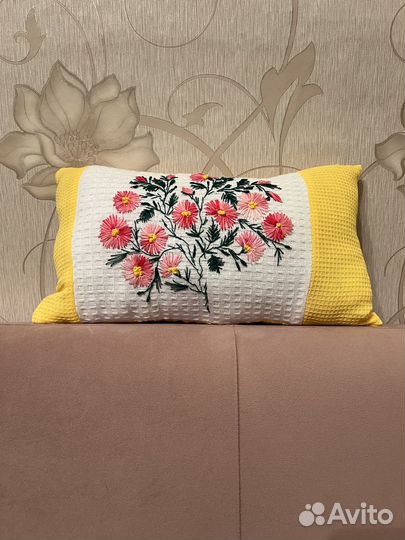 Подушки для интерьера с авторской вышивкой
