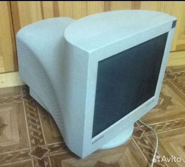 Monitor samsung syncmaster 753dfx