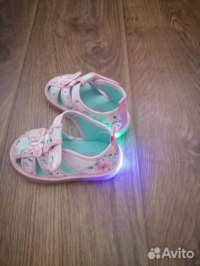 Сандалии для девочки 22 размер