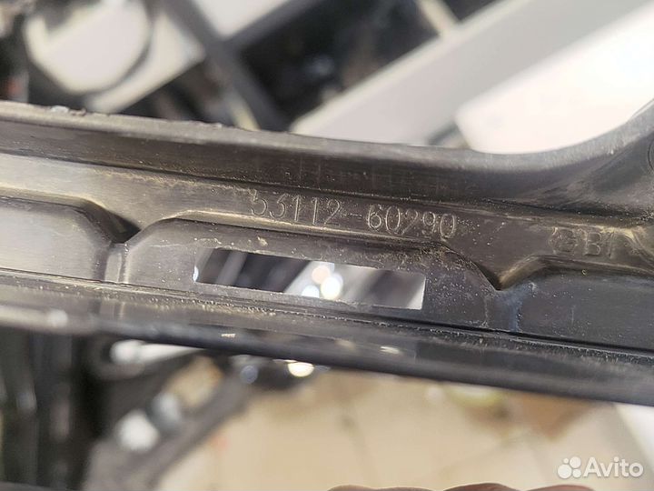 Решетка переднего бампера Toyota LC Prado