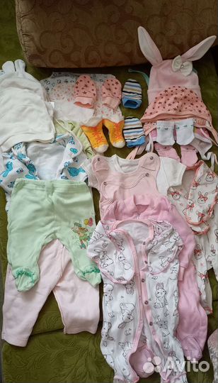 Подгузники и вещи для новорожденного пакетом