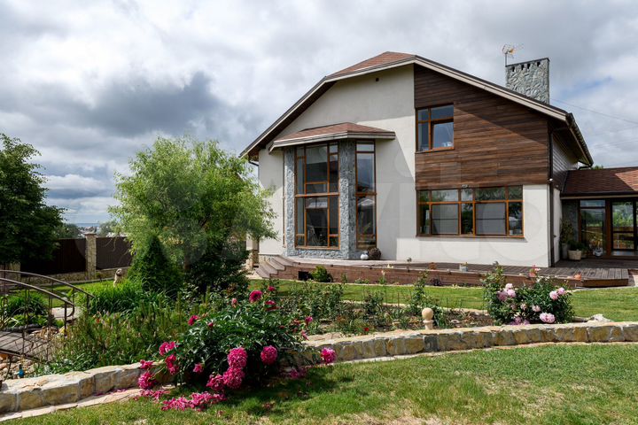 Коттедж 180 м² на участке 15 сот.