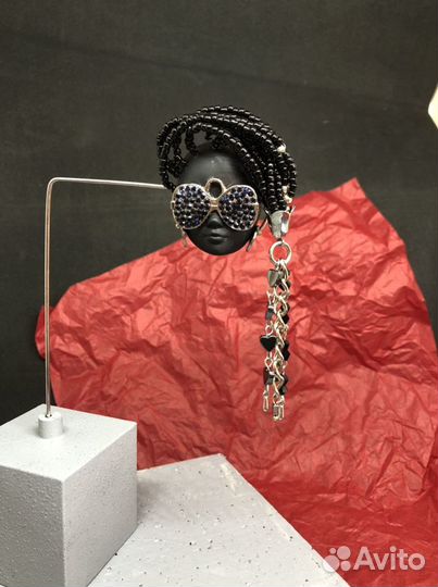 Брошь ручной работы куколка