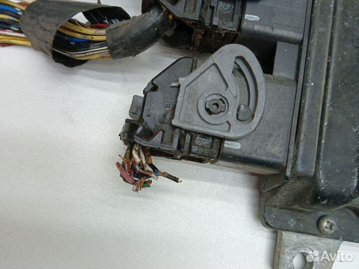 Блок управления двигателем Nissan Serena C25