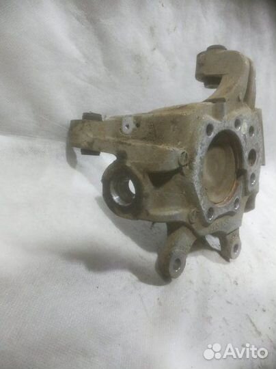 Кулак поворотный задний Nissan Teana