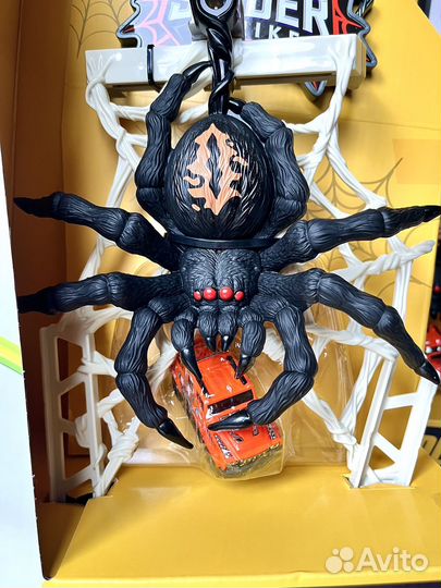 Гоночный трек с машинкой и пауком Zuru Metal