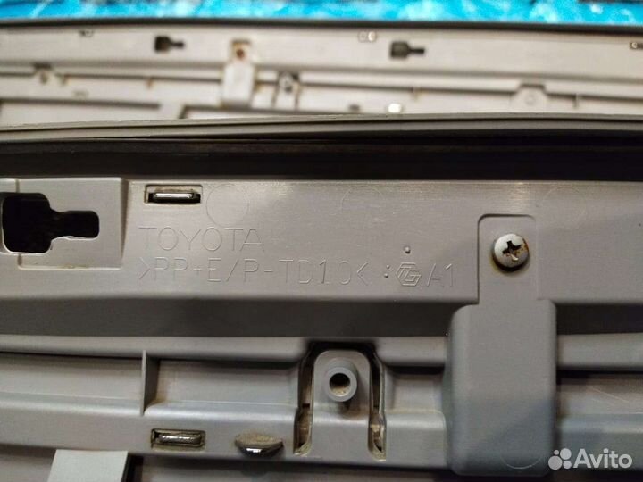 Молдинги дверей Ленд Крузер 200 серебро 2012-2015