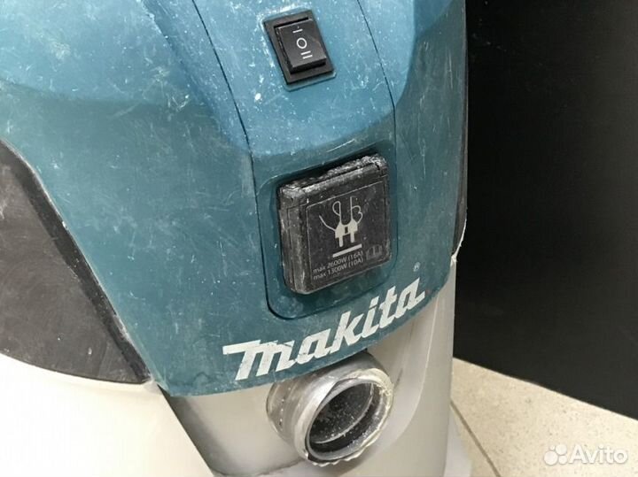 Строительный пылесос Makita VC2512L