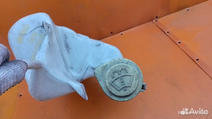 Бачок омывателя для Mitsubishi Carisma